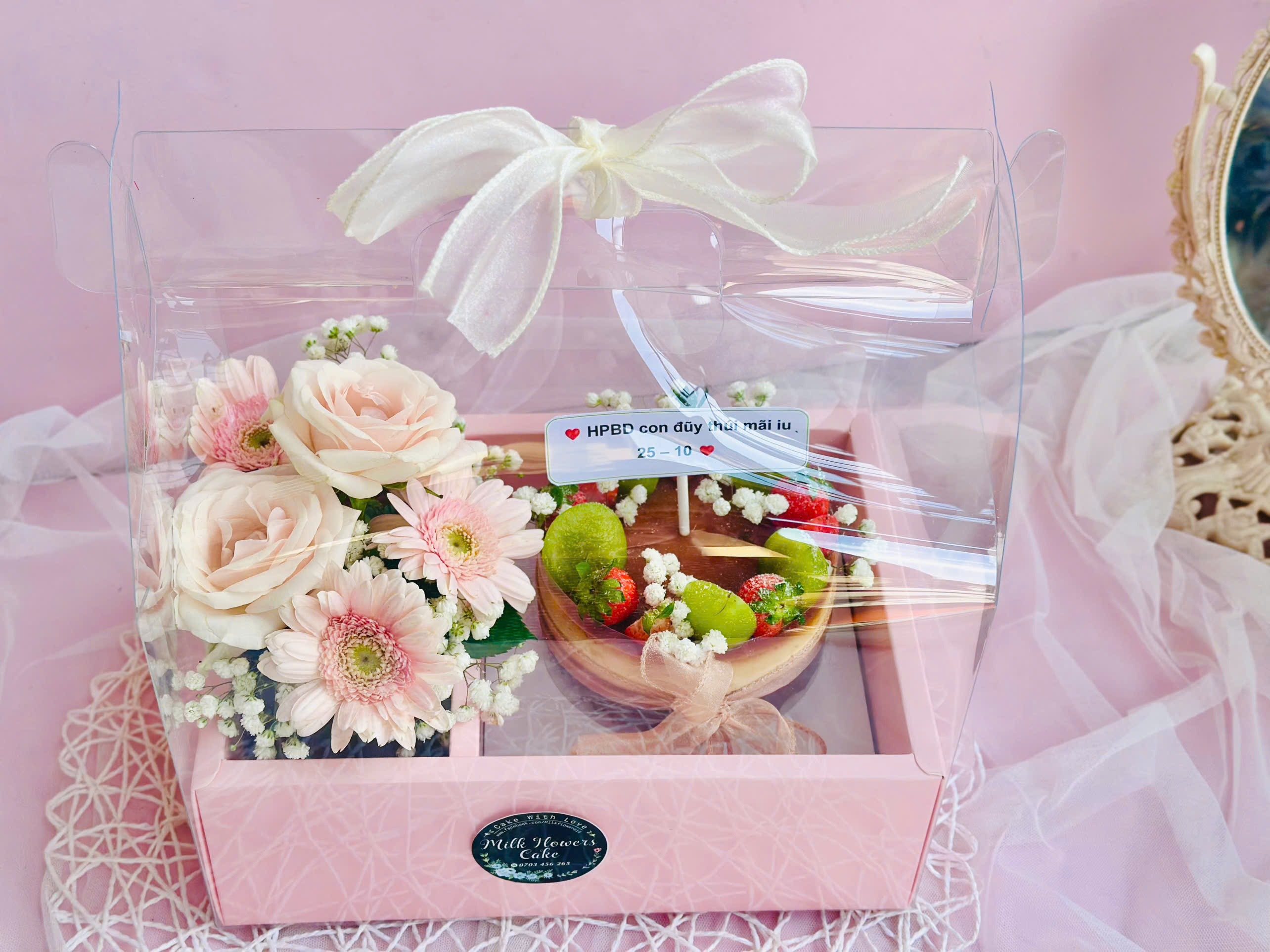 Bánh hoa tươi - Tuyệt tác kết hợp giữa bánh ngọt và hoa tươi